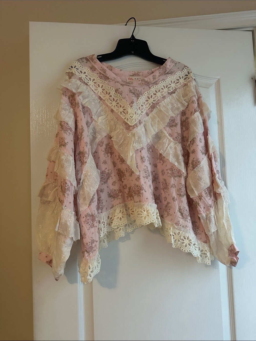 POL XS Pink Floral Lace Ruffle Blouse with Cream Trim NWOT